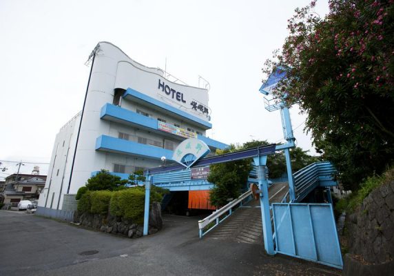 阪急「松尾大社」駅から徒歩14分 京福「嵐山」駅まで徒歩20分です。