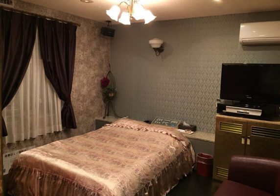 フロントデスクは24時間対応、館内全域での無料Wi-Fiを提供しています。