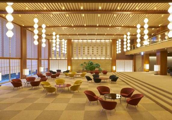 The Okura Tokyoは2棟の建物で構成されており、庭園、バー、レストラン、24時間対応のフロントデスク、ルームサービス、無料Wi-Fiを提供しています。コンシェルジュサービス、チケットサービス、外貨両替を利用できます。