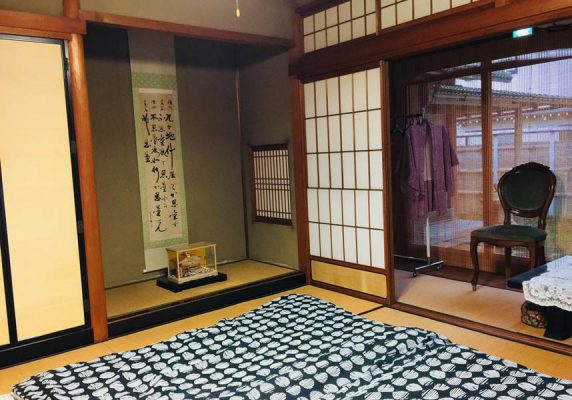 白山鶴来の純和風一軒家は白山市にあるスキー場直結の宿泊施設で、無料Wi-Fiを利用できます。 近くでスキーをしたり、庭園でくつろげます。
