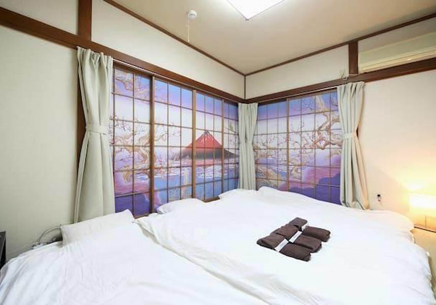 アパートメントにはエアコン、テレビ、キッチン(冷蔵庫、電気ポット付)、洗濯機、バスルーム(バスタブ付)が備わります。無料Wi-Fiが利用できます。